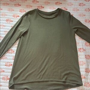 American Eagle Outfitters Olive Long Sleeve Tee